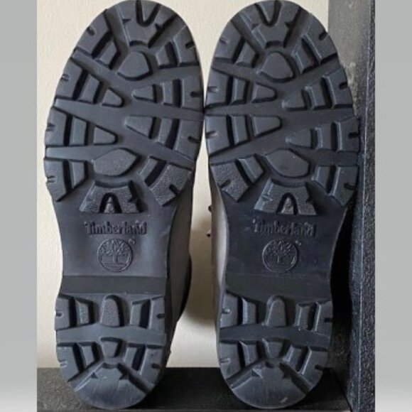 Timberland Grey-n-Black Boots - Picture 3 of 5
